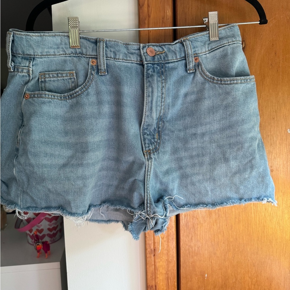 Universal threads size 6/28 jeans shorts